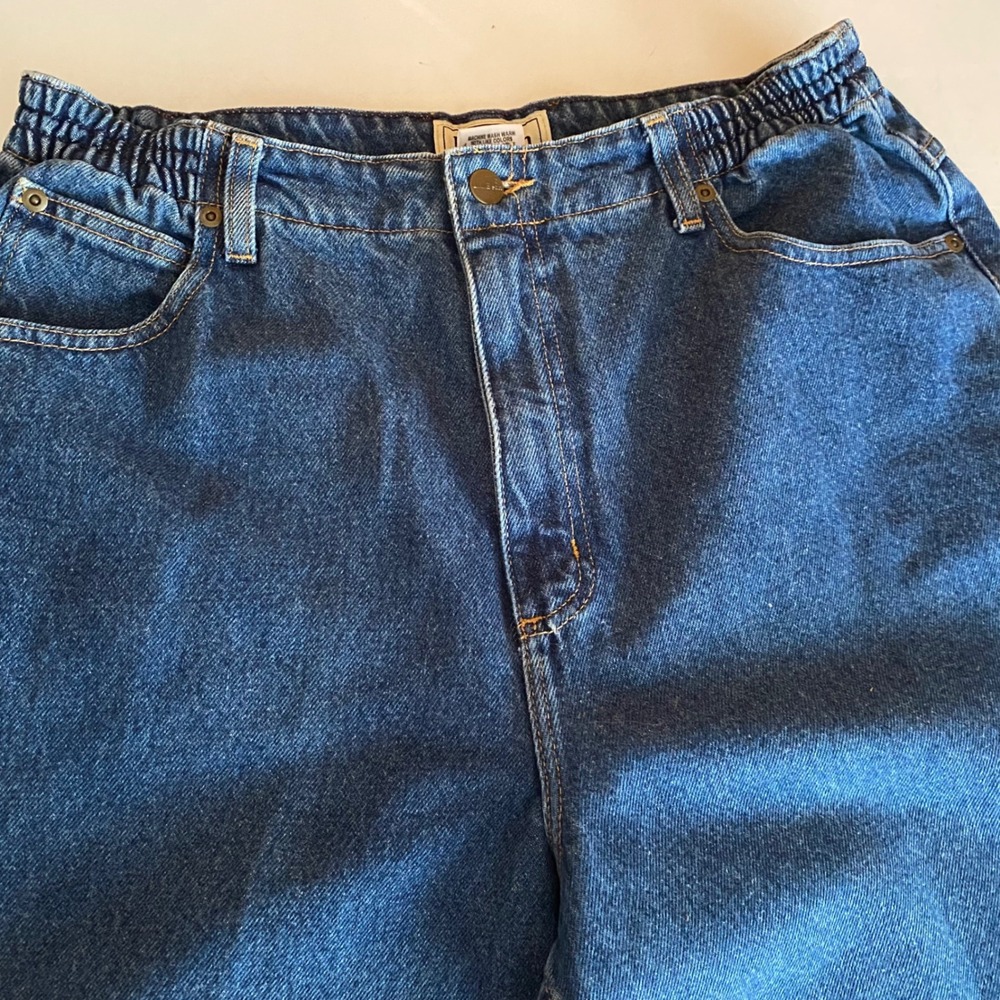 LL Bean Original Fit Relaxed 14 Petite Jeans Ultra High Rise Comfort Tapered Leg - Picture 3 of 9